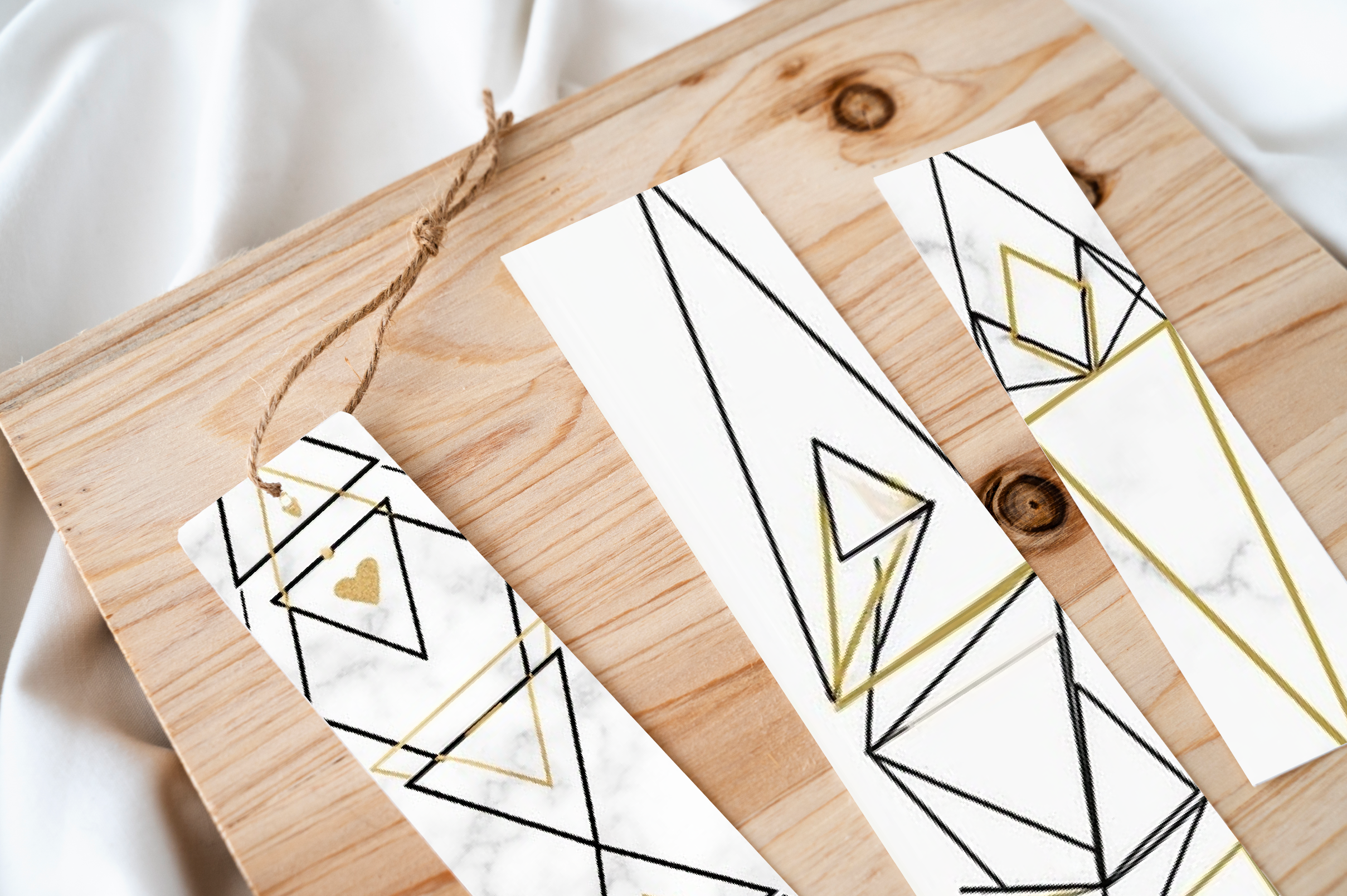 Modern Geometric Valentine's Bookmark Journal - CraftNest - Digital Crafting and Art