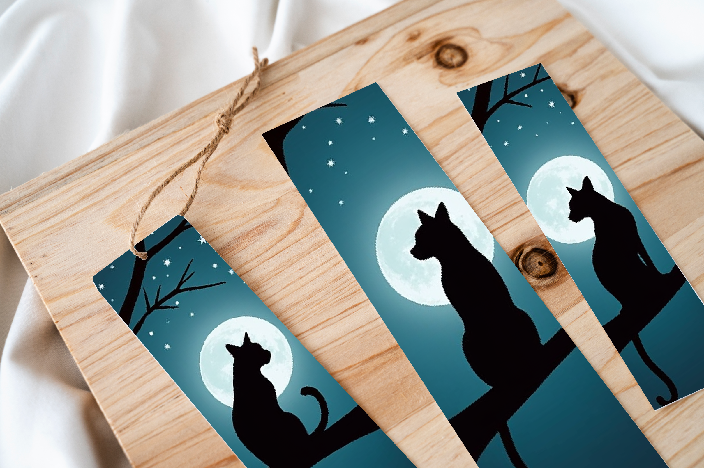 Midnight Cat Silhouette Bookmark - CraftNest - Digital Crafting and Art